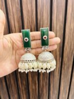 Soni brass earrings Green - Image 2