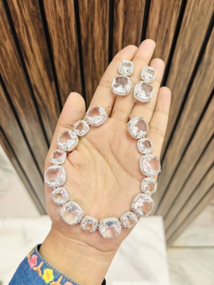 Alani ad necklace White