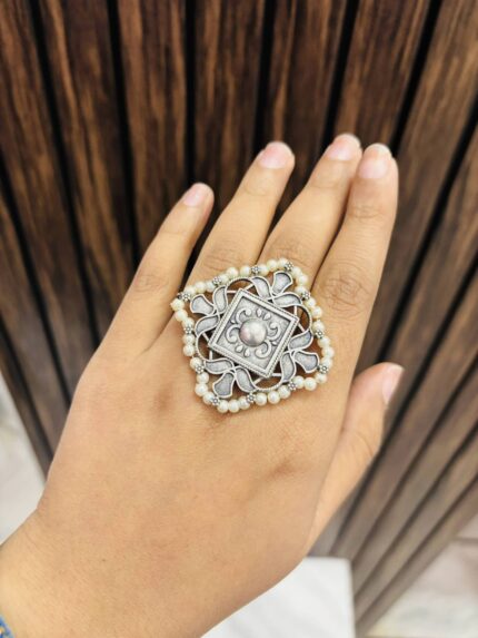 Square brass ring