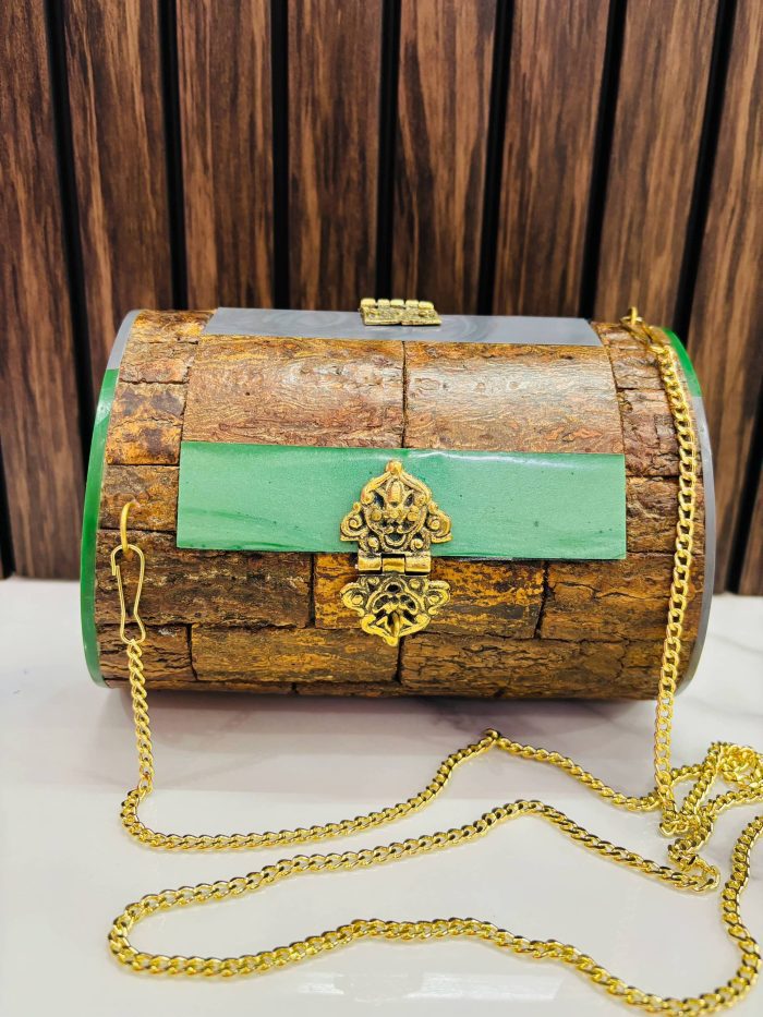 Wooden clutch with sling - Image 2