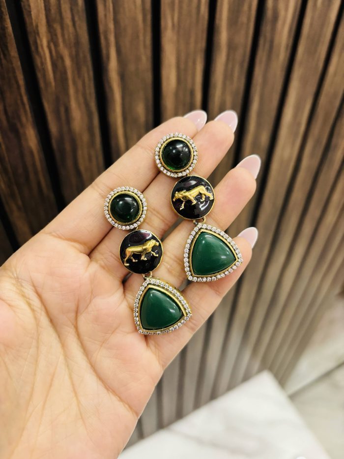 Lion ad Monalisa Earrings Green - Image 1
