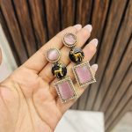 Deer ad Monalisa Earrings Pink