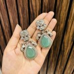 2 gau brass earrings Mint