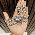oval stone choker