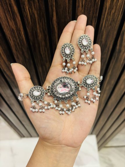 oval stone choker