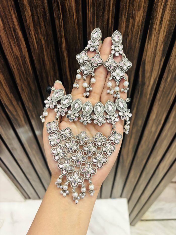 Anushka necklace - Image 1