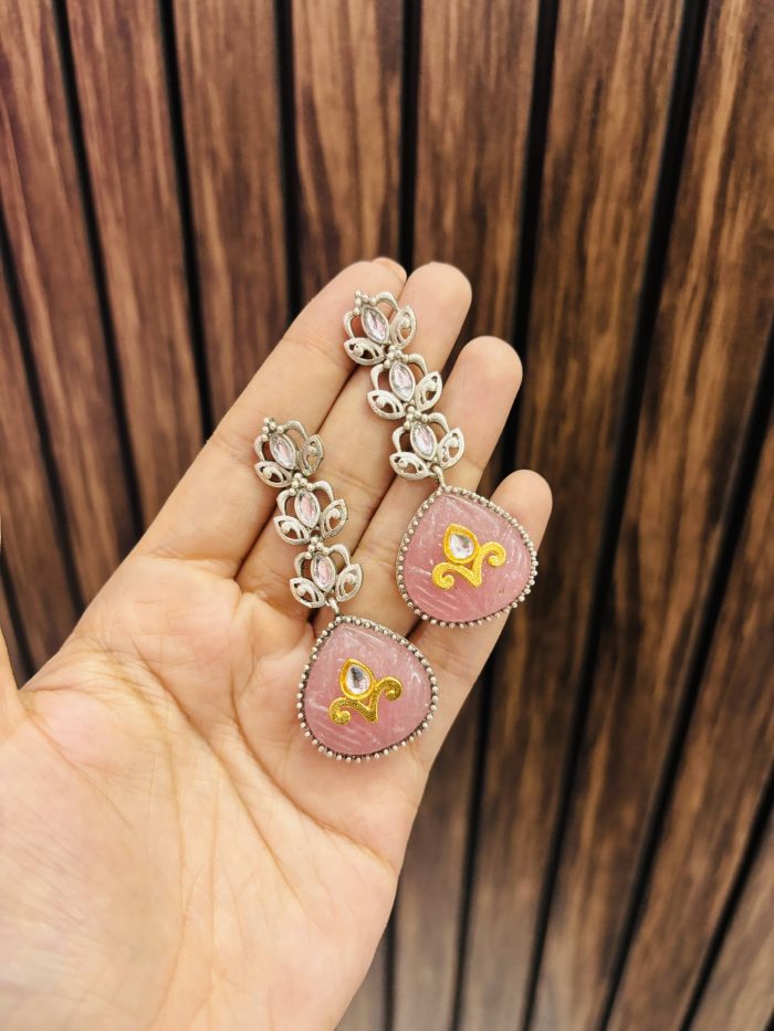 Manushi Brass earrings pink - Image 1