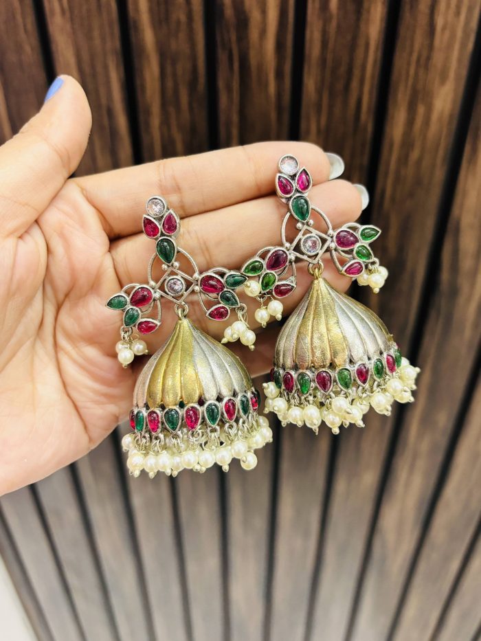 Modak brass earrings green ruby - Image 2