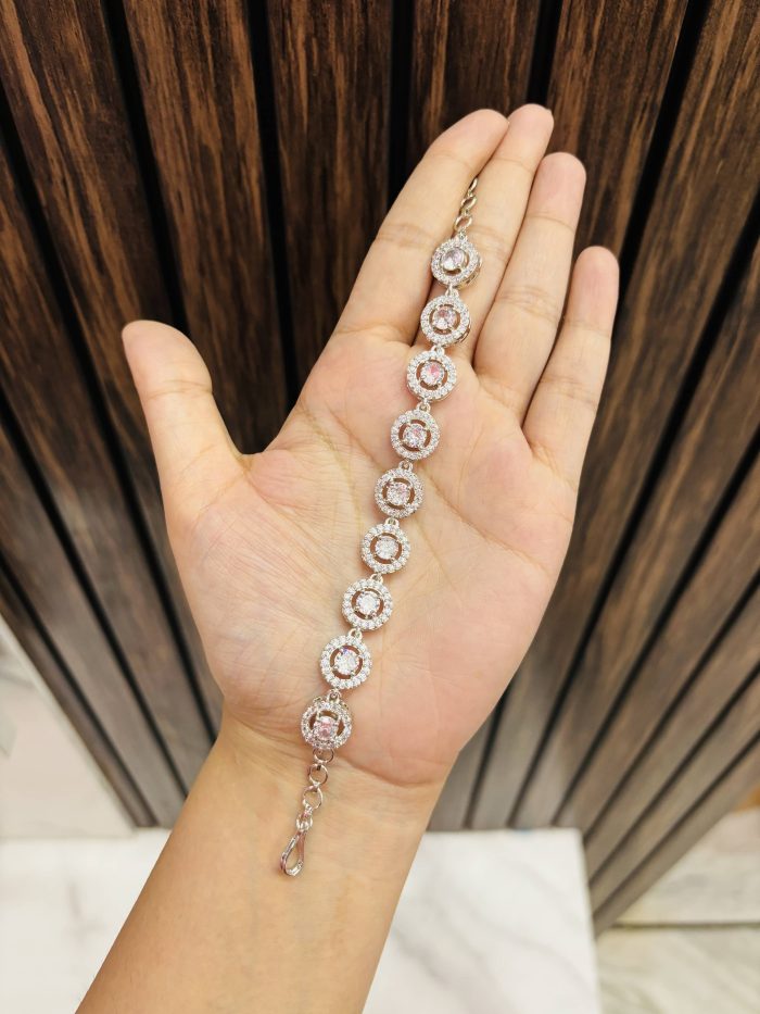 Circle ad bracelet - Image 1