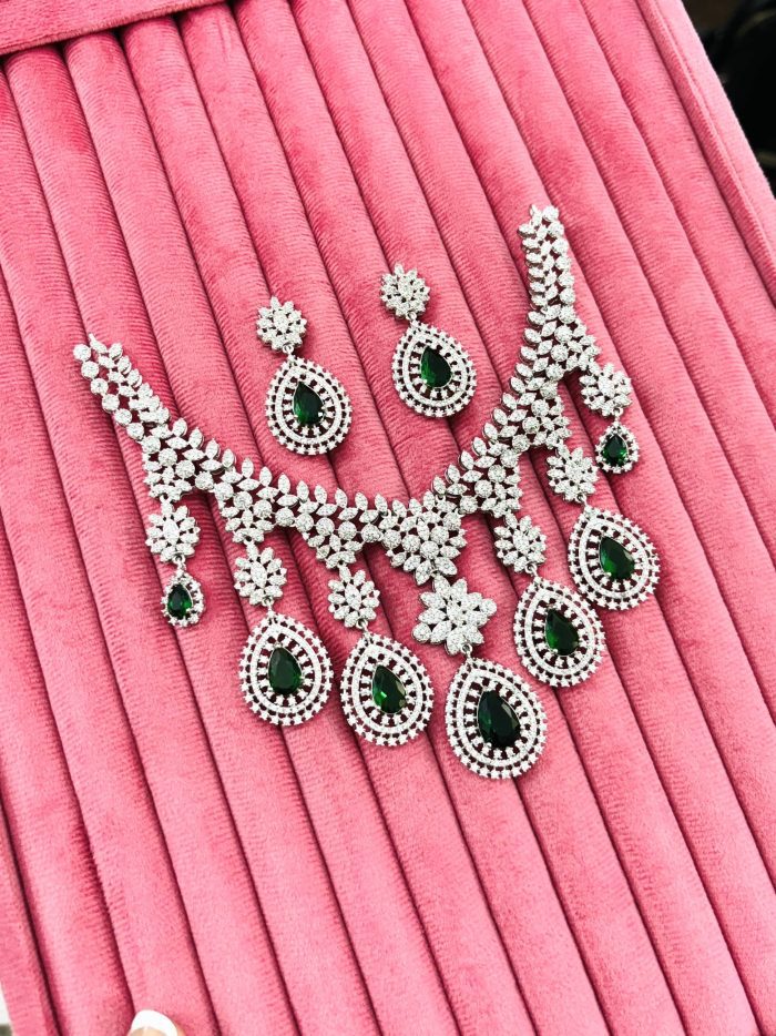 Suhani ad necklace Green - Image 1