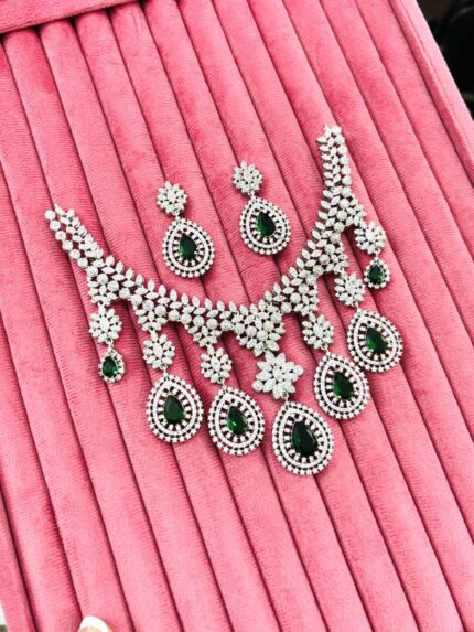Suhani ad necklace Green