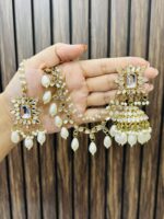 Jhumke with mangtika