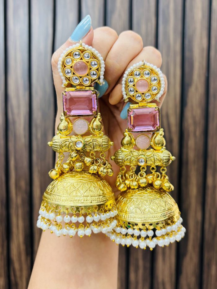 Saru golden brass earrings pink - Image 1