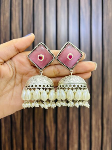 Rhombus brass earrings pink