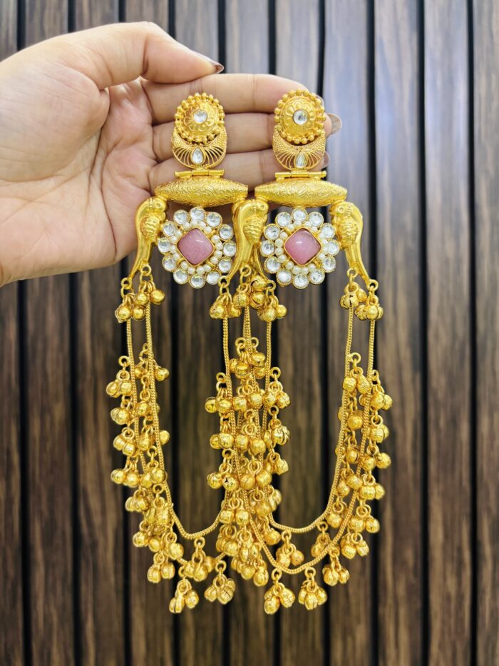 Kashmir ke kali brass earring pink - Image 1