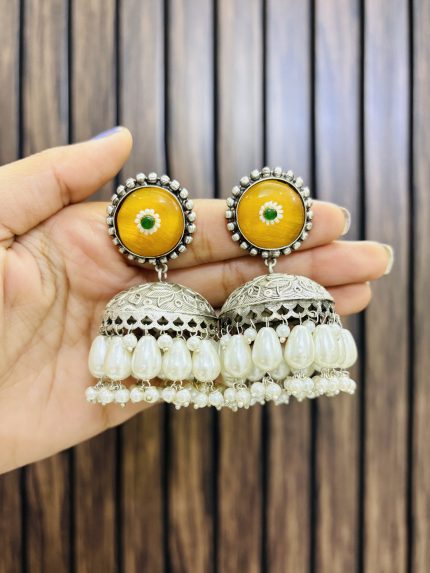 Circle brass earrings yellow