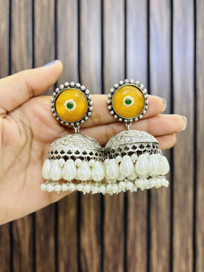 Circle brass earrings yellow - Image 1