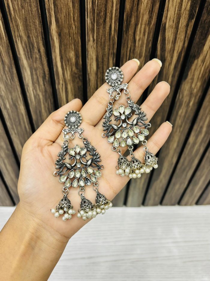 Shalu earrings - Image 1