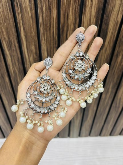 Ashina earrings white