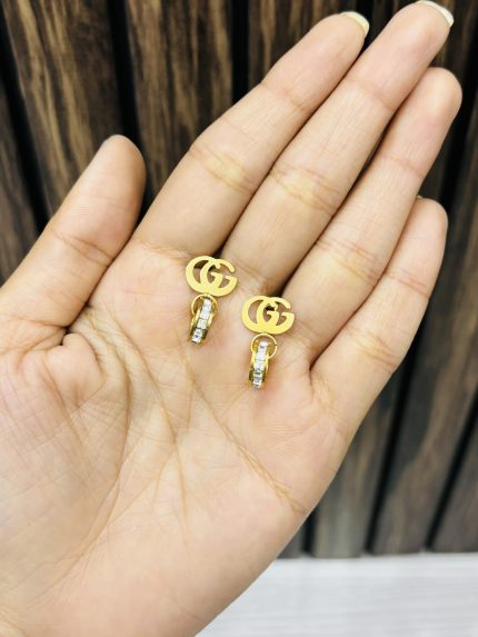 GG cute earrings