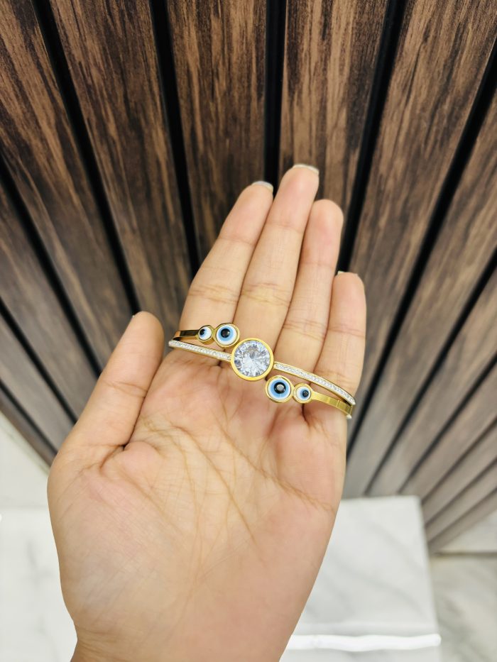 Evil eye stone anti tarnish bracelet - Image 1