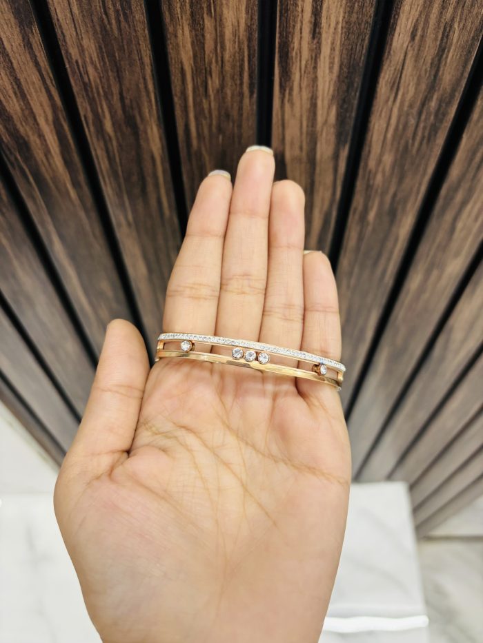 Dancing zircon anti tarnish bracelet - Image 1