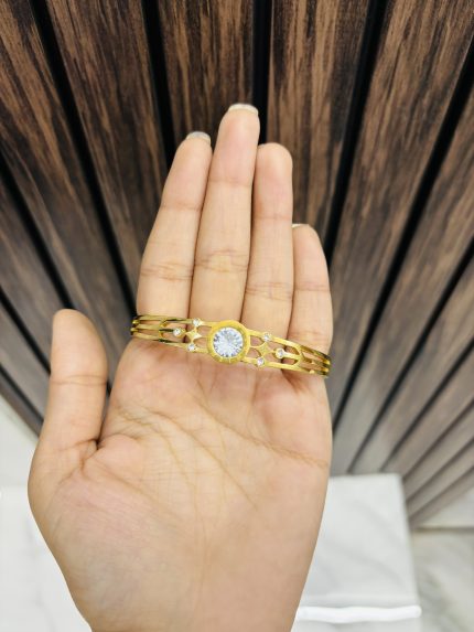 Big stone anti tarnish bracelet