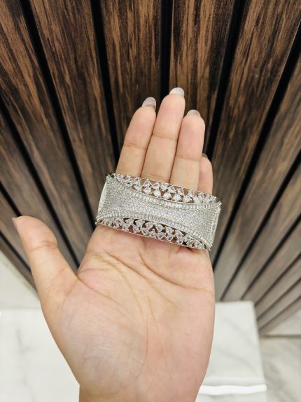 shinu Ad bracelet