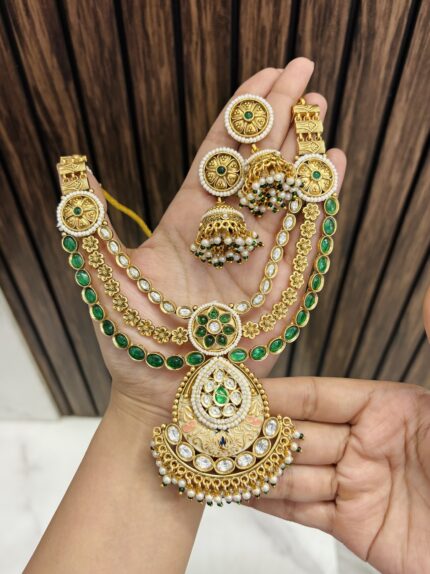 Sanvi gold a like necklace green