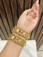 Ishita gold a like kade pair