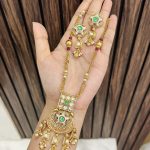 Akira necklace green