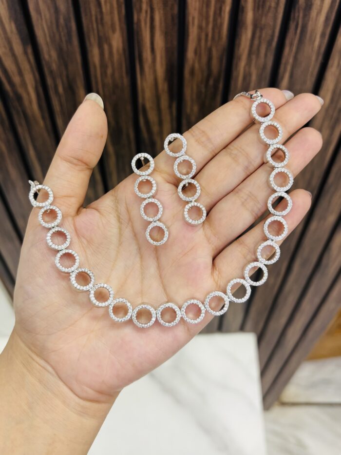 kanika ad necklace - Image 1