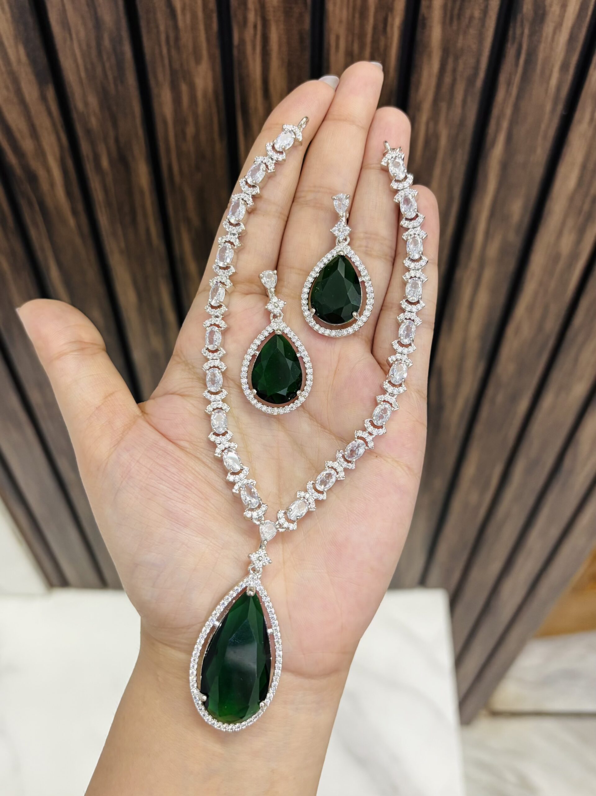 IMG_5877-compressed Mirza ad green necklace - Image 1