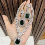 Sonika ad necklace green