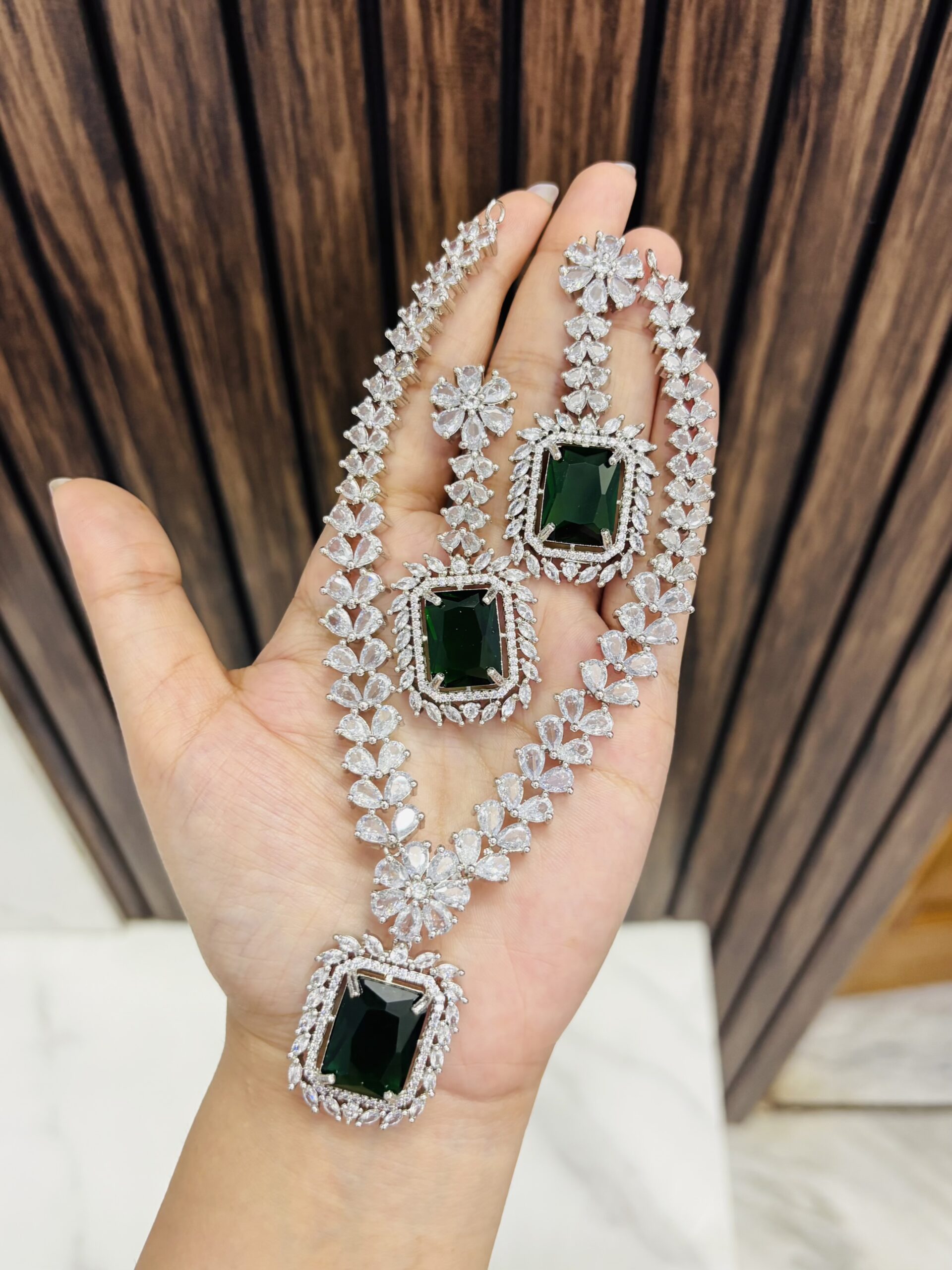 IMG_5894-compressed Sonika ad necklace green - Image 1