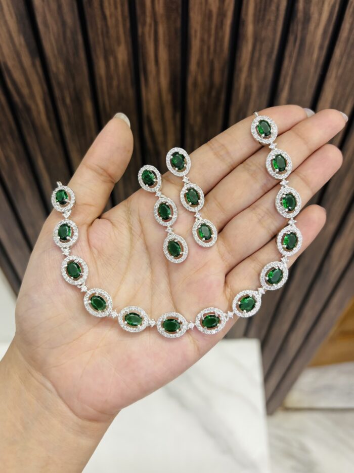 Senthil ad necklace green - Image 1