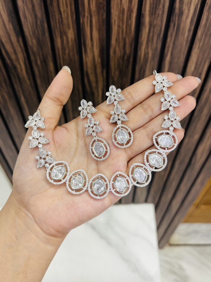 Rashmi ad necklace - Image 1