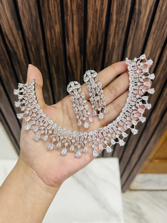 Aarna ad necklace - Image 1