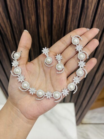 Ad pearl necklace