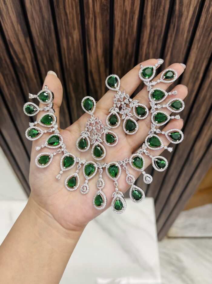 Nora ad necklace (green) - Image 1