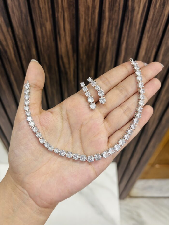 Single line ad necklace - Image 1