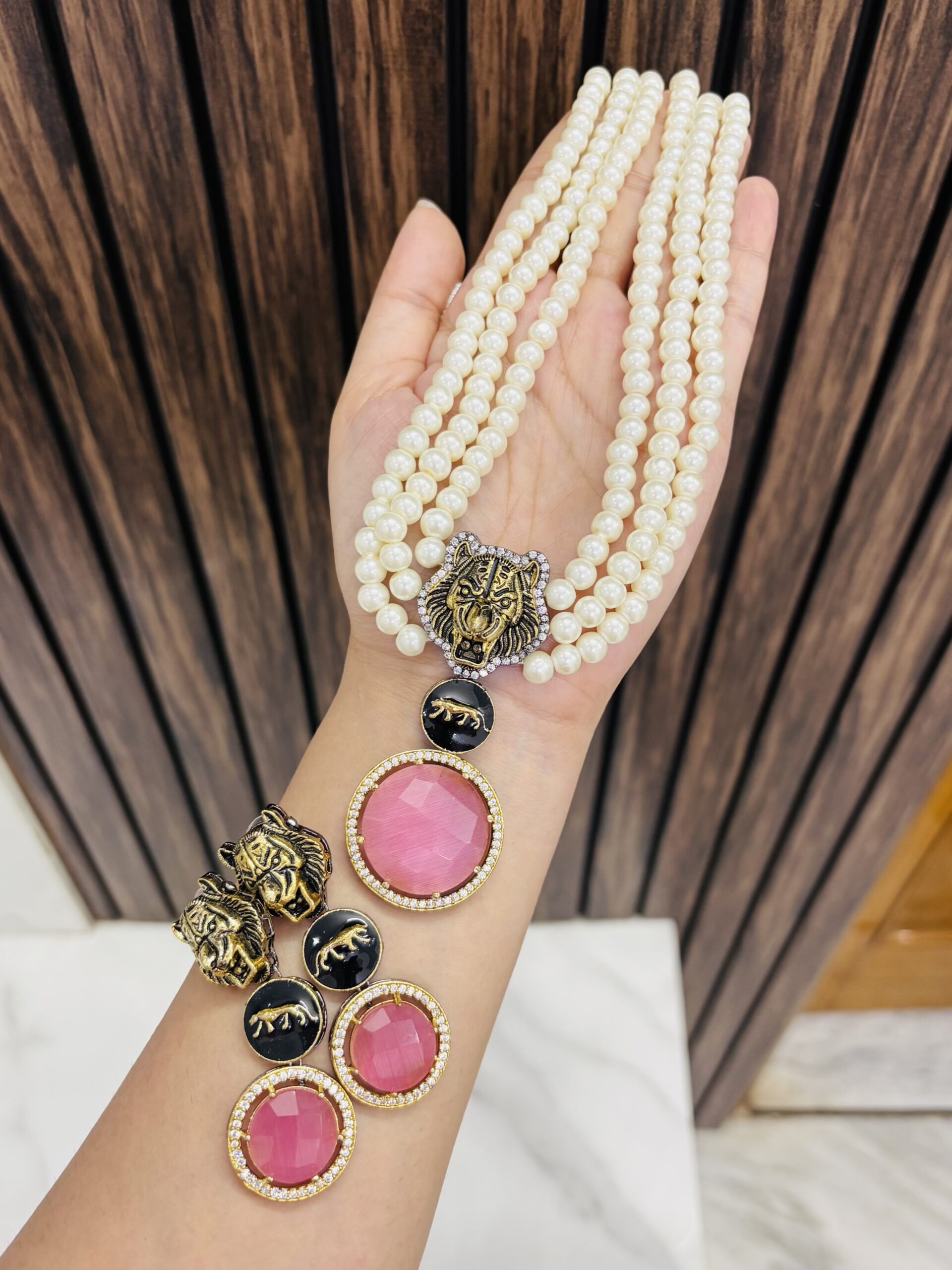 IMG_5977-compressed Sabya white pearl necklace pink - Image 1