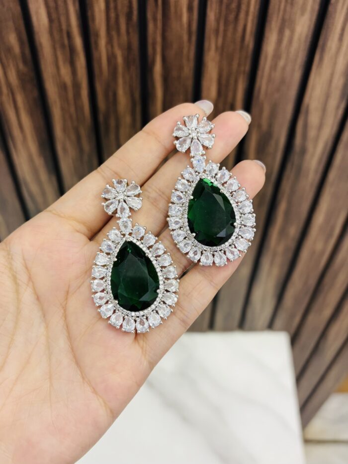 Tashi Ad earrings Green - Image 1