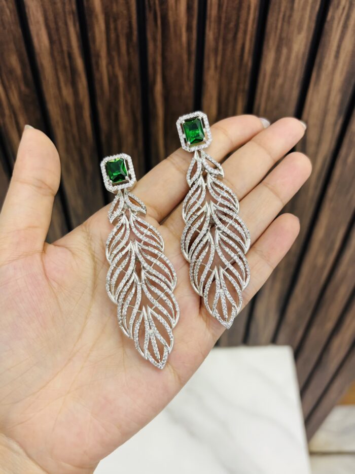Feather Ad earringss green - Image 1