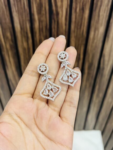 Roshni ad earrings