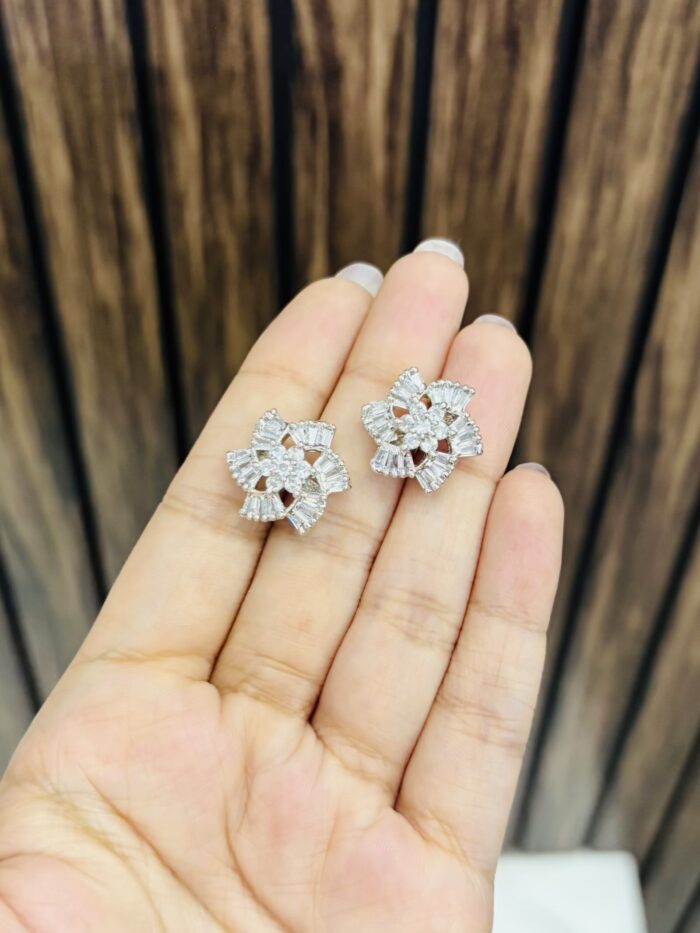 Kalyani ad earrings - Image 1