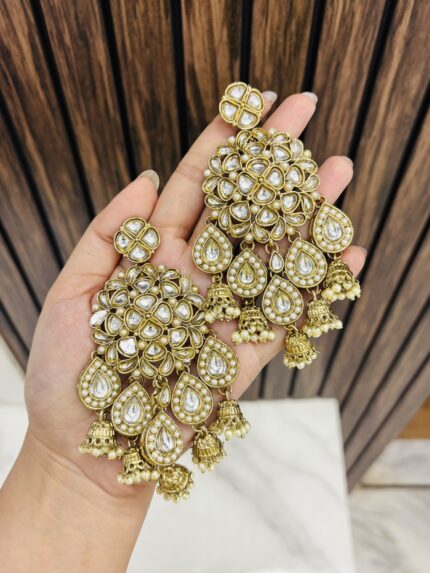 Tulaki earrings