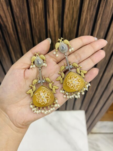 Sanvi earrings yellow
