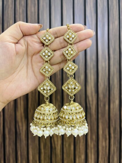 Earrings with kanchain