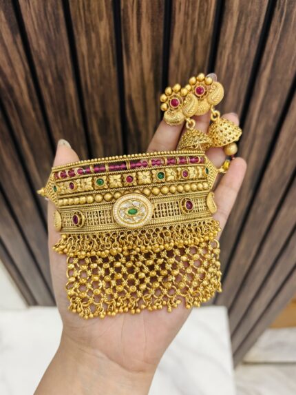 Daksha gold a like necklace